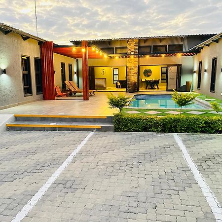 Signature Boutique Guesthouse Маун Экстерьер фото
