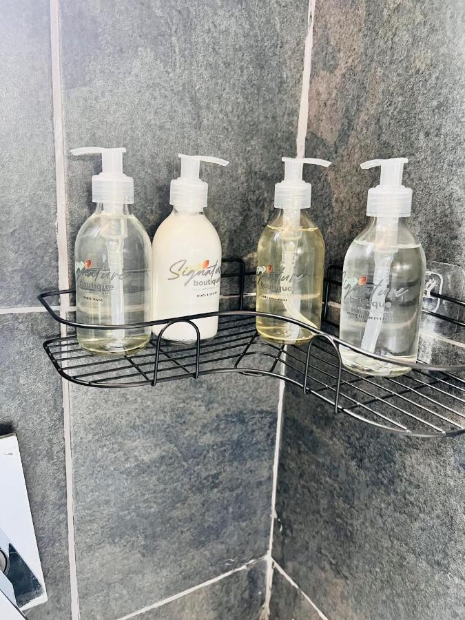Signature Boutique Guesthouse Маун Экстерьер фото
