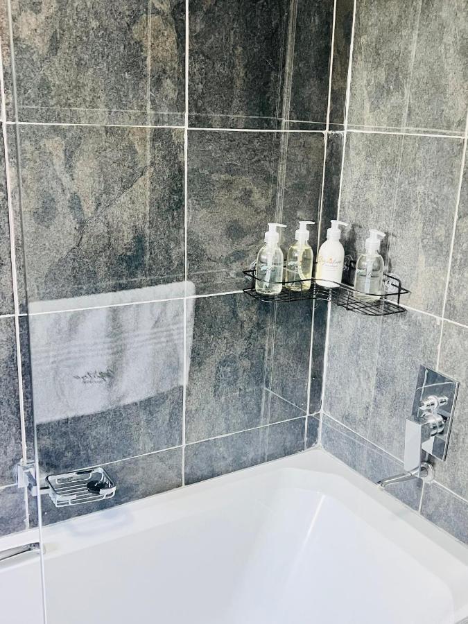 Signature Boutique Guesthouse Маун Экстерьер фото