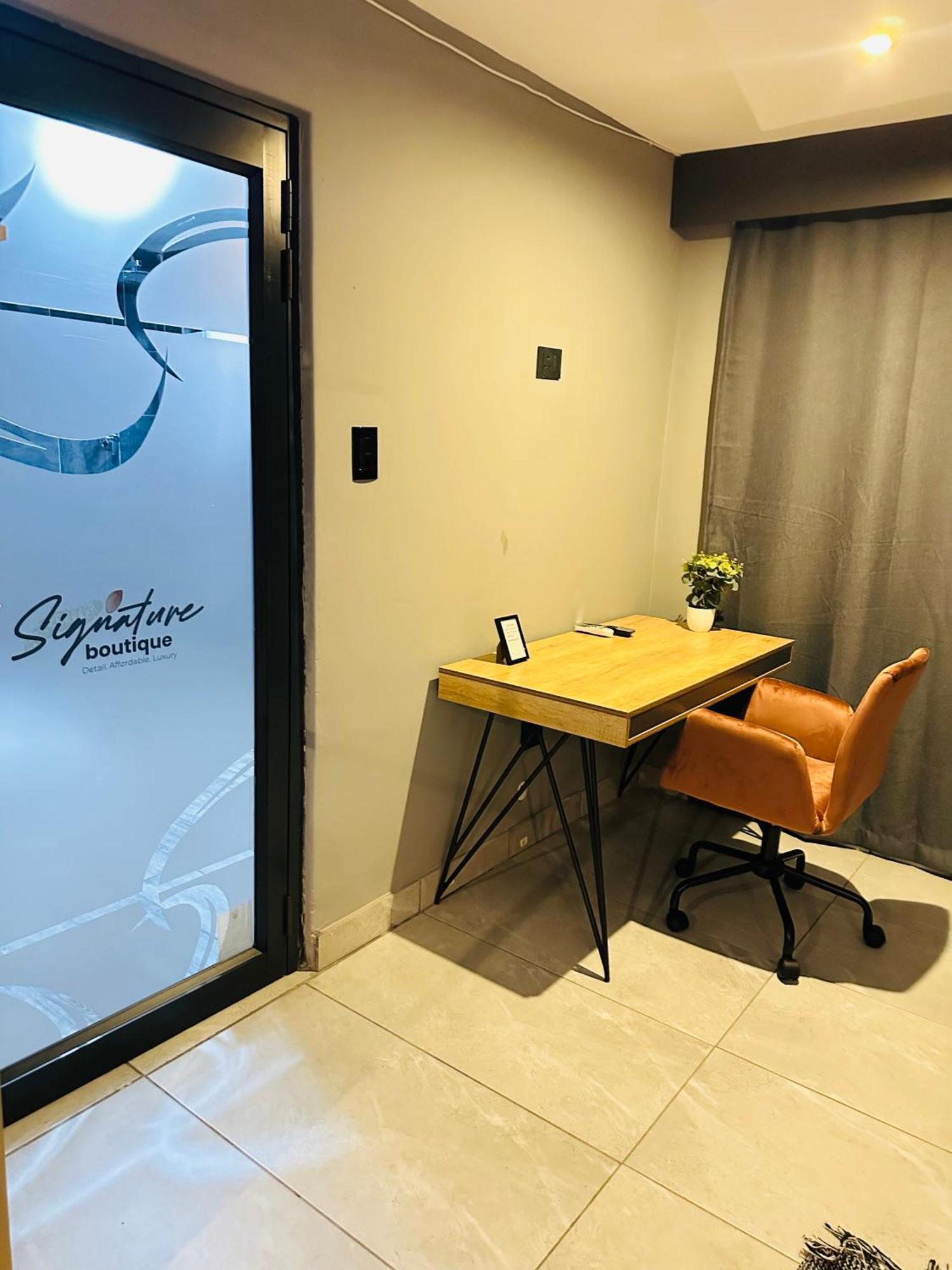 Signature Boutique Guesthouse Маун Экстерьер фото